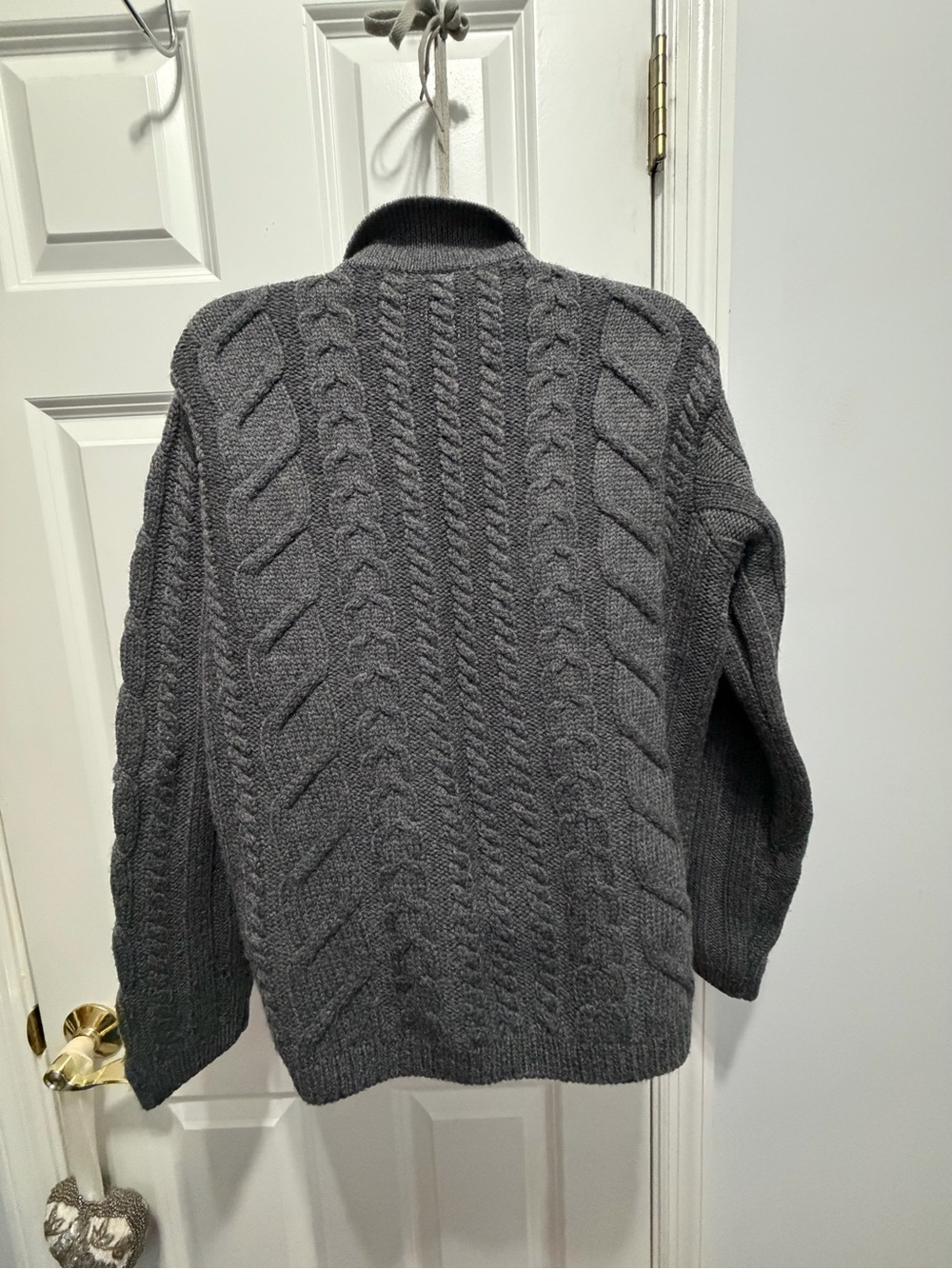 Ann Taylor Charcoal Cable-Knit Button wool Cardigan size m made in Hong Kong - Picture 2 of 4